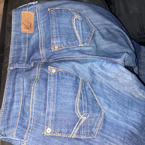 Bella Mavi Low Rise Slim Boot-cut Jeans! - Picture 4 of 8